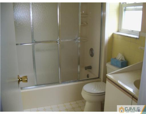 182 Evergreen Road, Unit 15B Edison, NJ 08837 - Photo 6 of 7 Gallery Image 6