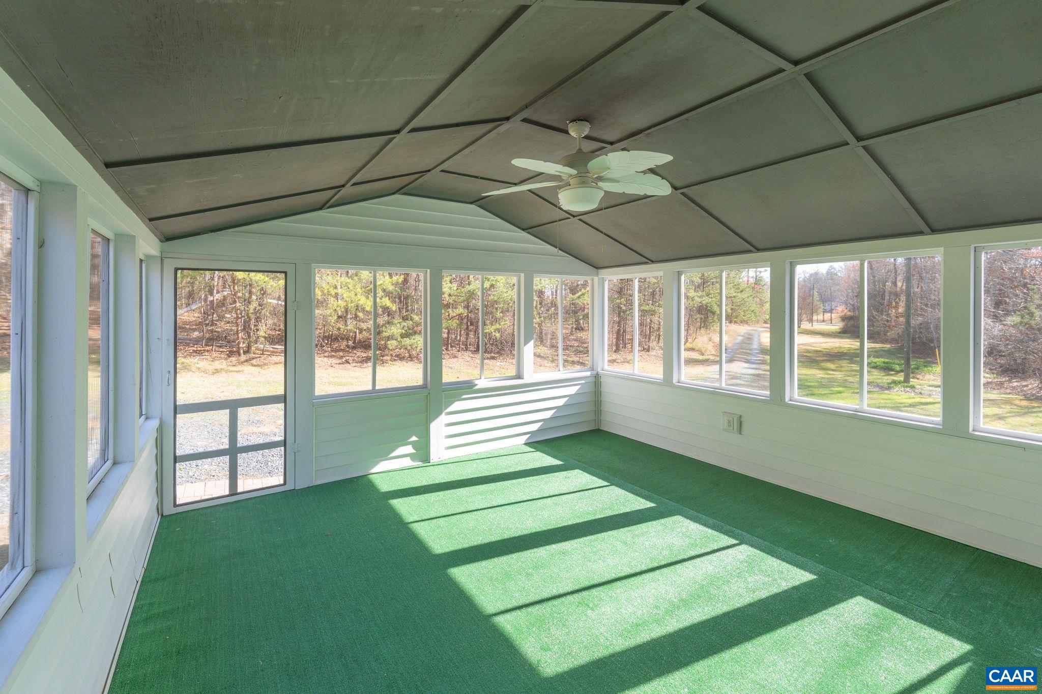 11527 South Constitution Route Scottsville, VA 24590 - Photo 16 of 38