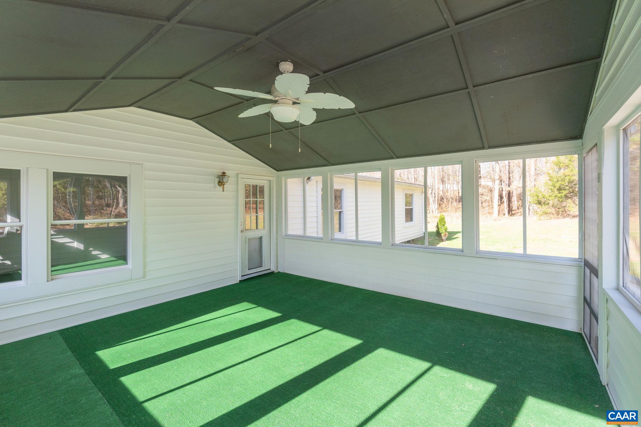 11527 South Constitution Route Scottsville, VA 24590 - Photo 18 of 38