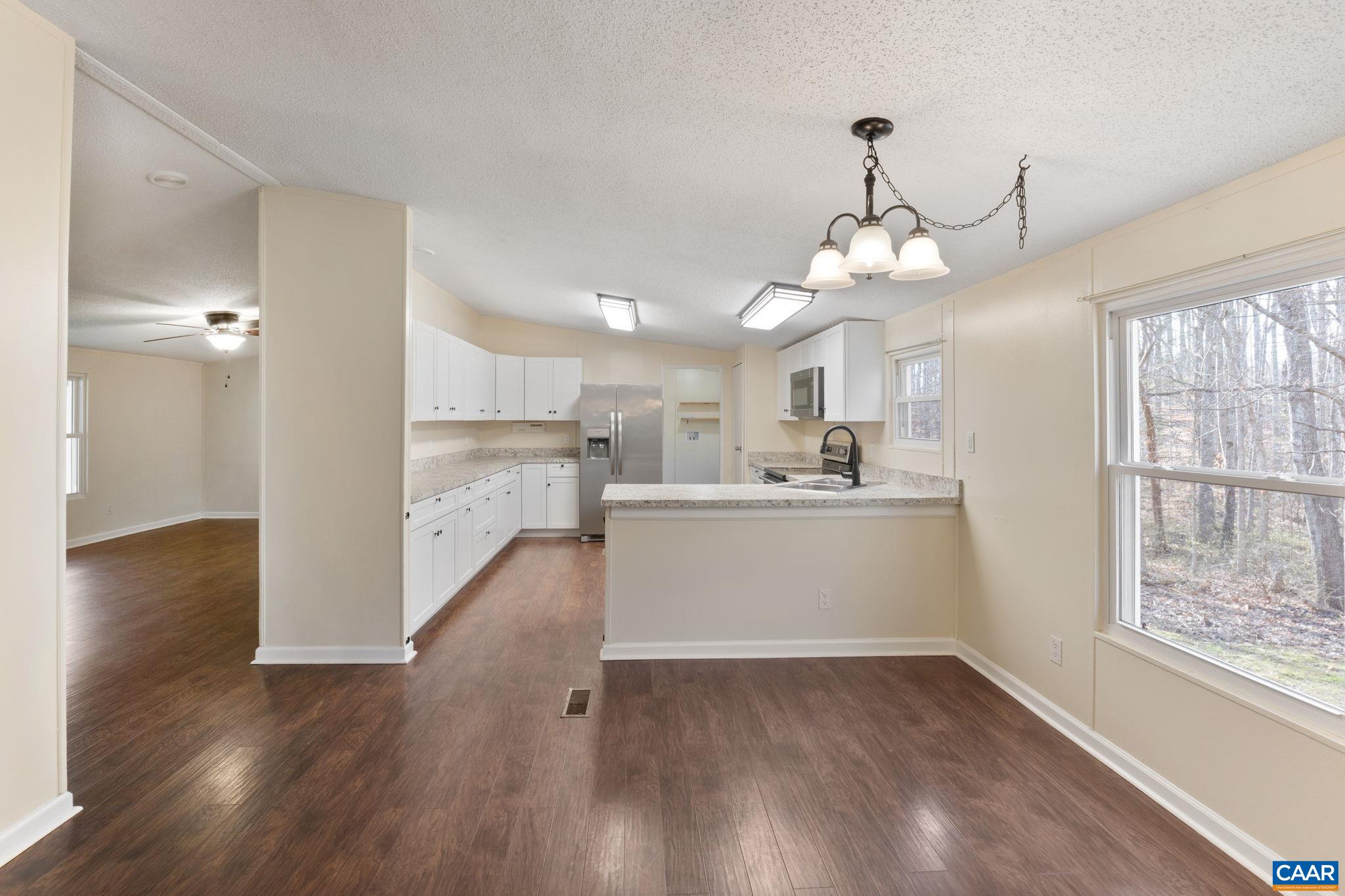 11527 South Constitution Route Scottsville, VA 24590 - Photo 19 of 38