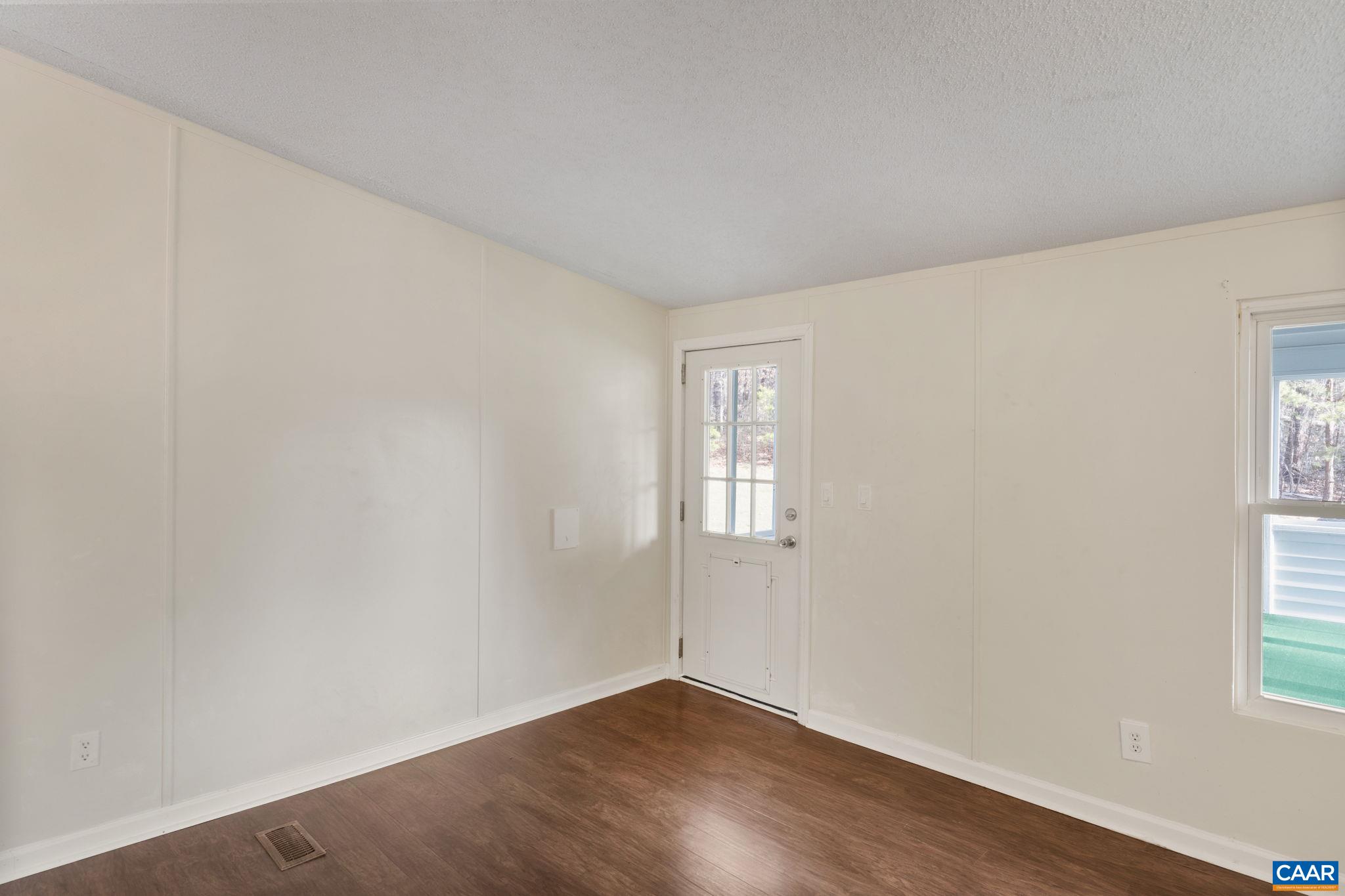 11527 South Constitution Route Scottsville, VA 24590 - Photo 30 of 38