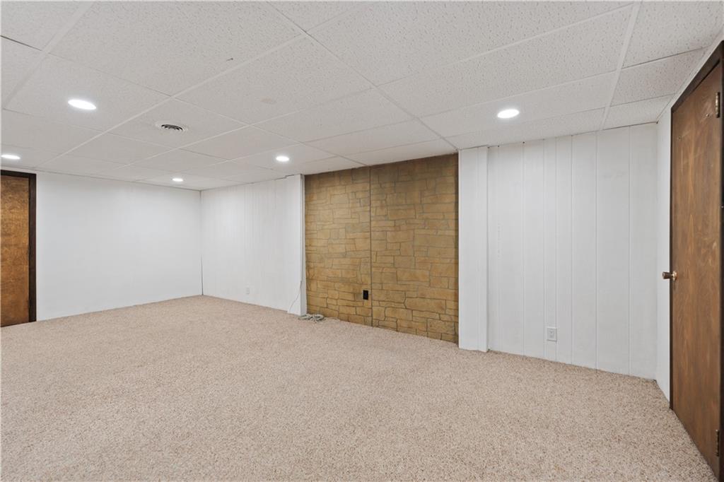 903 Wible Run Road Pittsburgh, PA 15209 - Photo 22 of 33 a view of an empty room