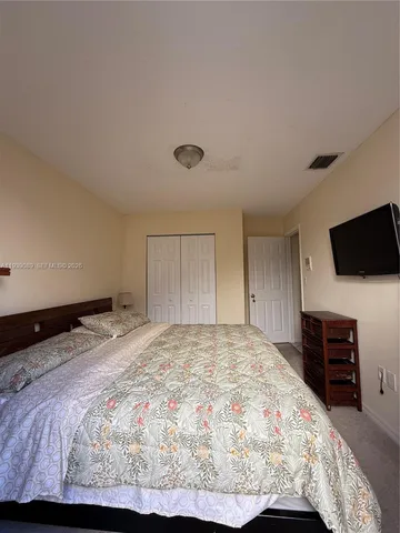 $1,100 | 35-xx W 75th Place, Unit A, Hialeah, FL 33018