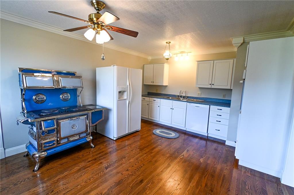 5855 Southeast 981 Pvt Road Collins, MO 64738 - Photo 6 of 52