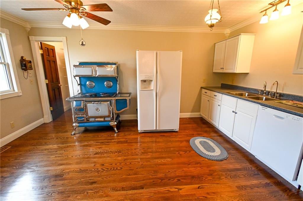 5855 Southeast 981 Pvt Road Collins, MO 64738 - Photo 7 of 52