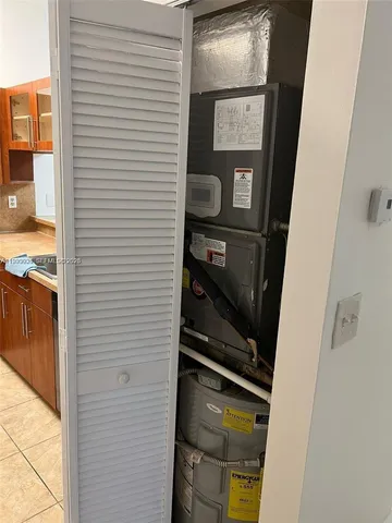 a view of entryway with a front door