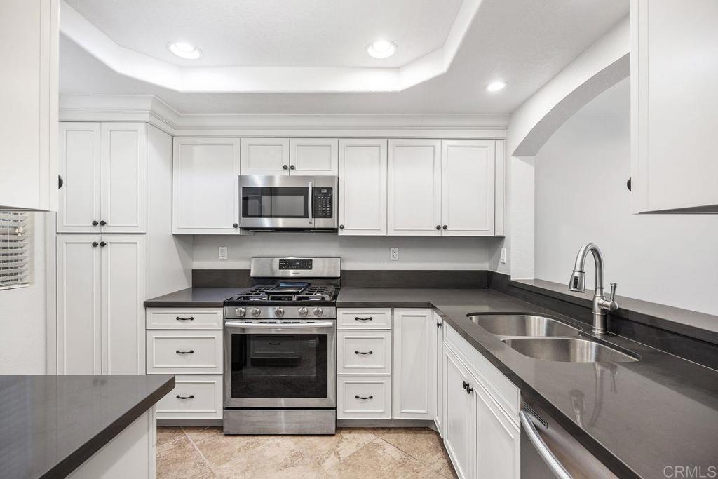 750 Breeze Hill Road, Unit 110 Vista, CA 92081 - Photo 1 of 32