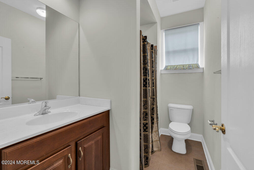 10 Hanging Rock Road Freehold, NJ 07728 - Photo 47 of 61 First Floor Full Bath
