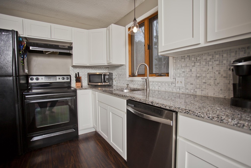 48 Burdette Street Springfield, MA 01108 - Photo 10 of 22 Gallery Image 10