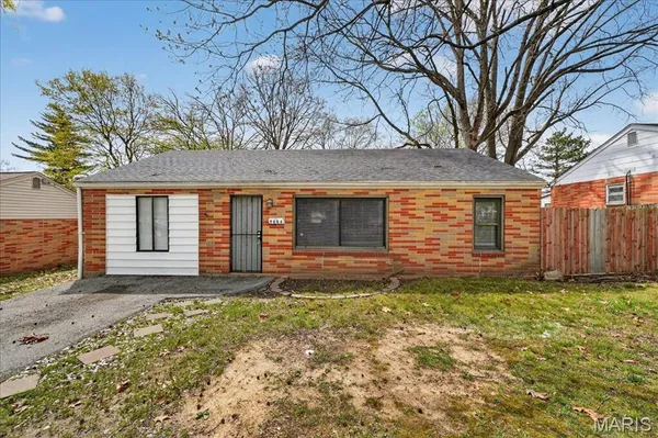 $145,000 | 9604 Ridge Avenue, Overland, MO 63114