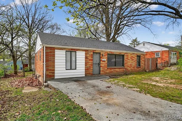 $145,000 | 9604 Ridge Avenue, Overland, MO 63114