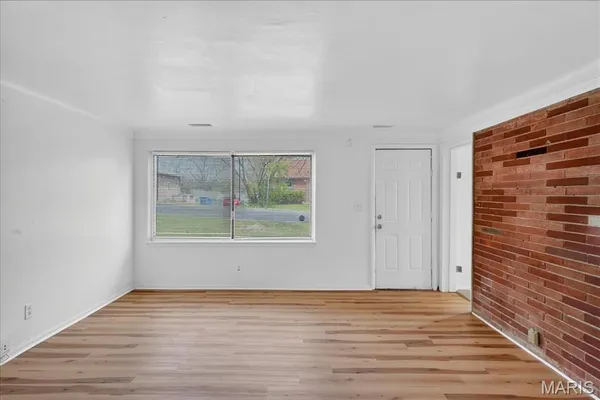 $145,000 | 9604 Ridge Avenue, Overland, MO 63114