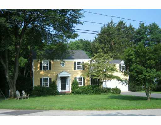 9 Harbour Road Barrington, RI 02806 - Photo 1 of 8 Exterior Front.