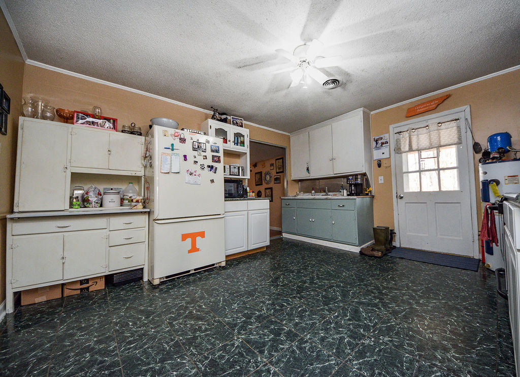 198 Samples Chapel Road Southeast Cleveland, TN 37323 - Photo 10 of 51 10