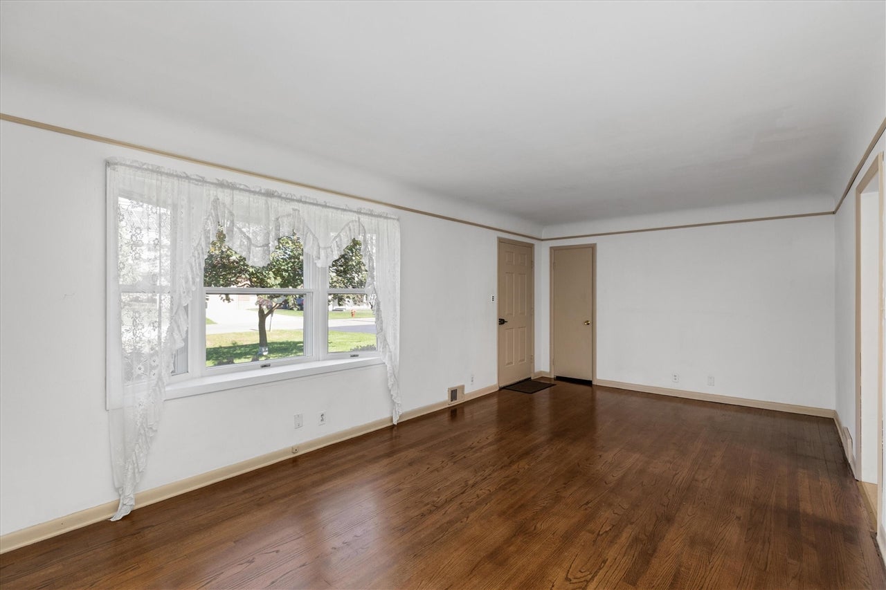 854 Vanderpool Avenue Troy, MI 48083 - Photo 11 of 42 Gallery Image 11