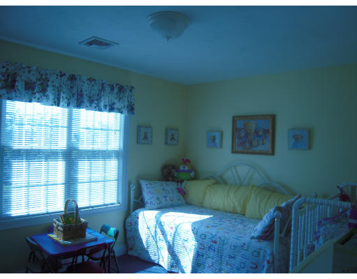 21 Vista Circle Rutland, MA 01543 - Photo 6 of 17 Gallery Image 6