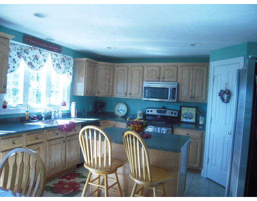21 Vista Circle Rutland, MA 01543 - Photo 7 of 17 Gallery Image 7