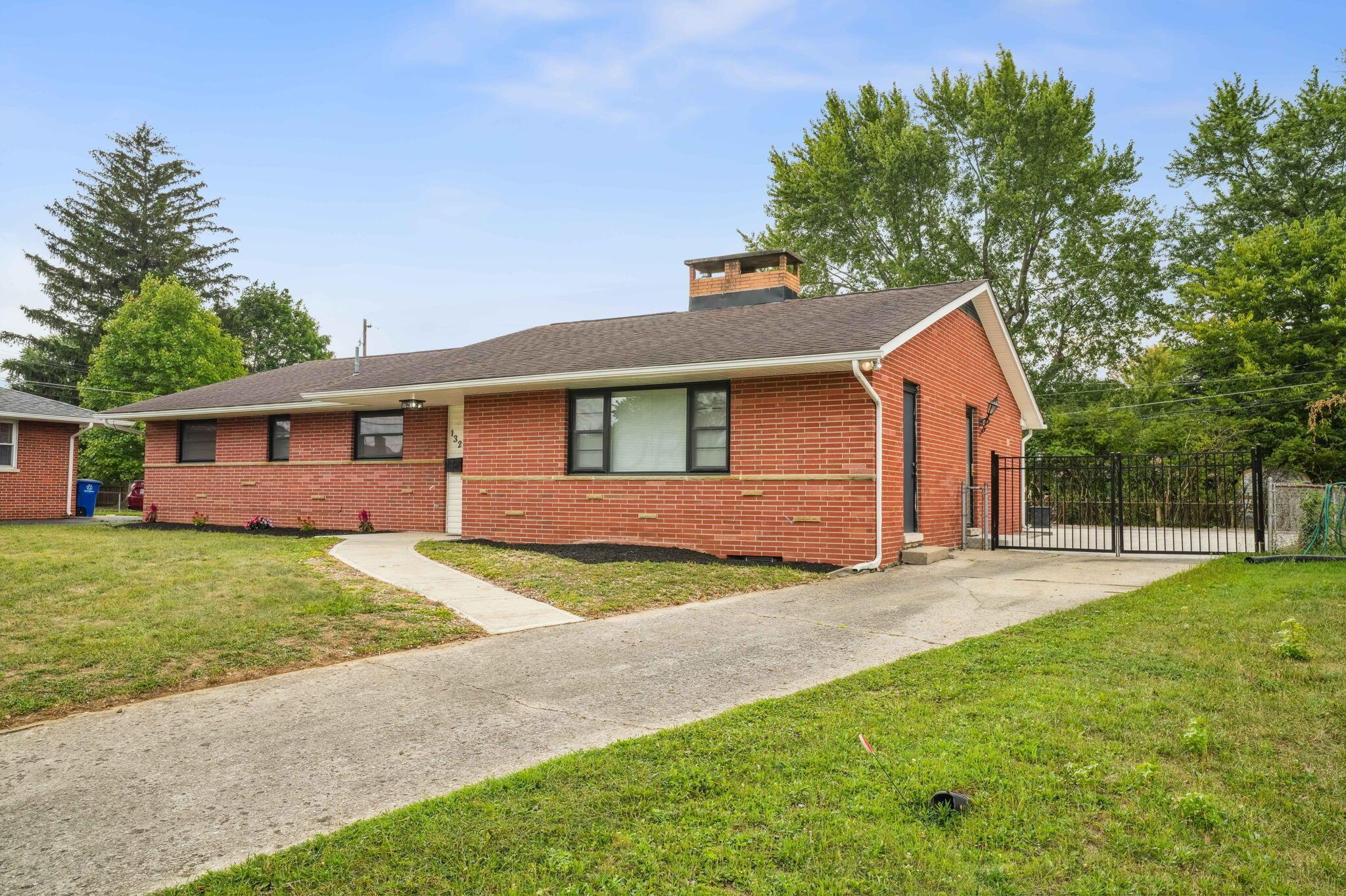 1327 Elaine Road Columbus, OH 43227 - Photo 2 of 27 3-web-or-mls-1327-elaine-rd