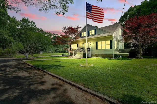 $728,000 | 3 Alabama Avenue, Port Jefferson Station, NY 11776