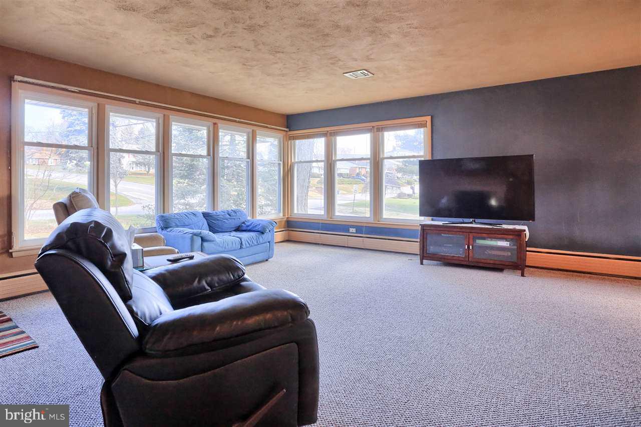780 Woodberry Road York, PA 17403 - Photo 11 of 36 Gallery Image 11
