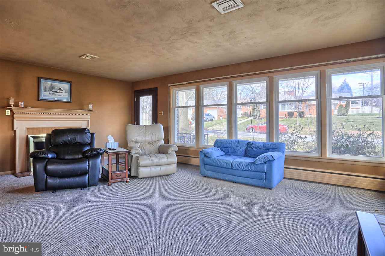 780 Woodberry Road York, PA 17403 - Photo 12 of 36 Gallery Image 12