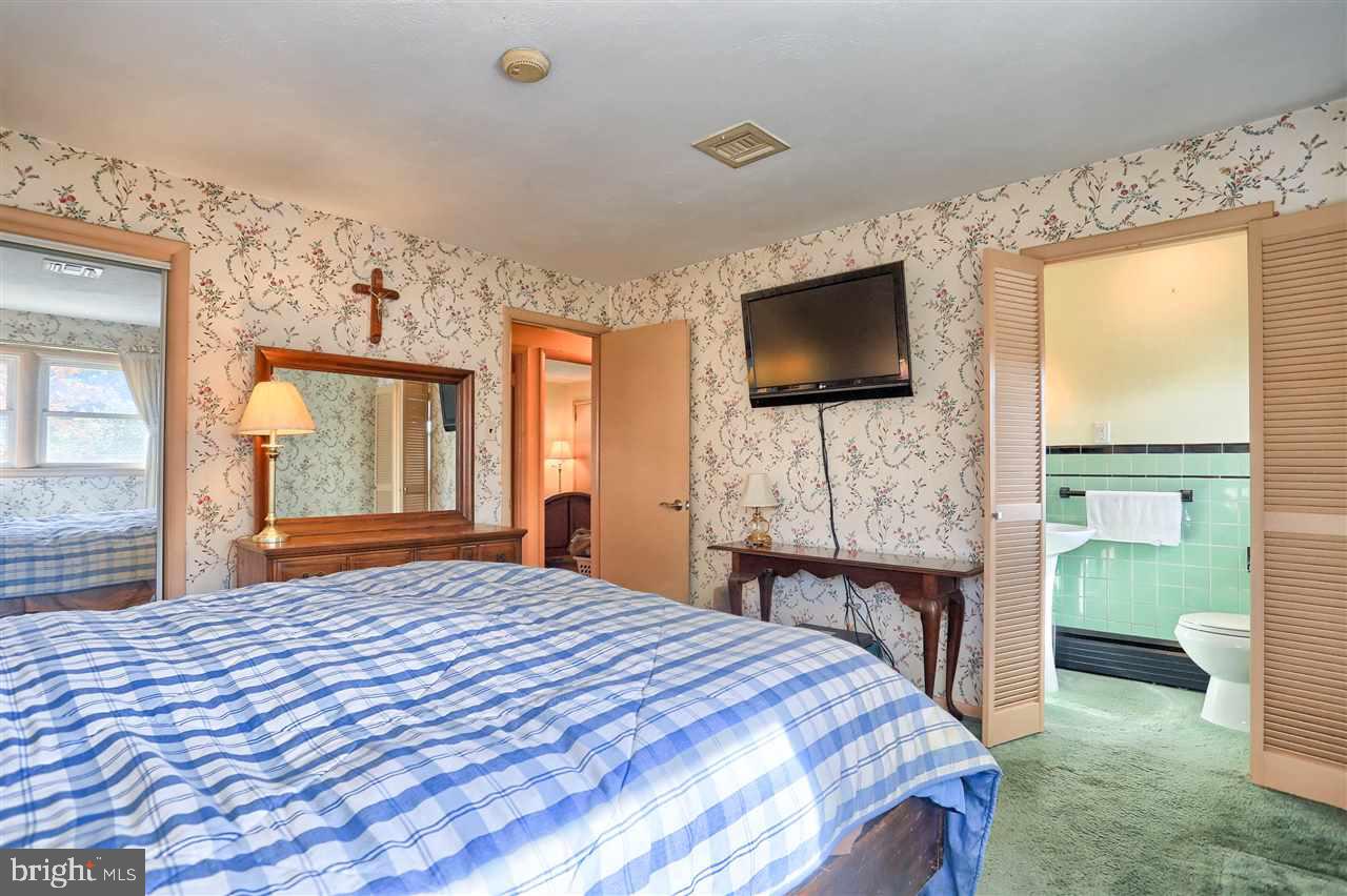 780 Woodberry Road York, PA 17403 - Photo 28 of 36 Gallery Image 28