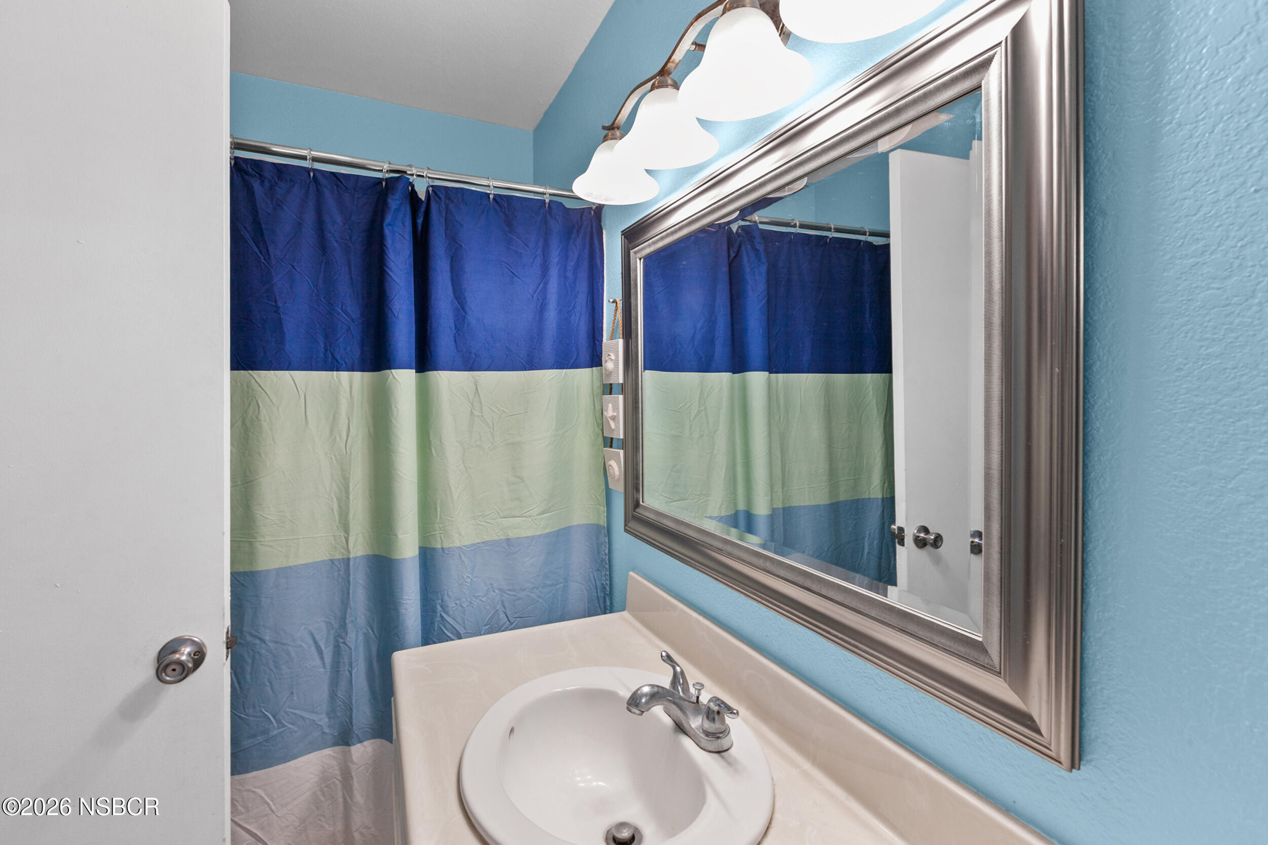 1192 Hilltop Road, Unit B Santa Maria, CA 93455 - Photo 17 of 26 Upstairs Full Bathroom