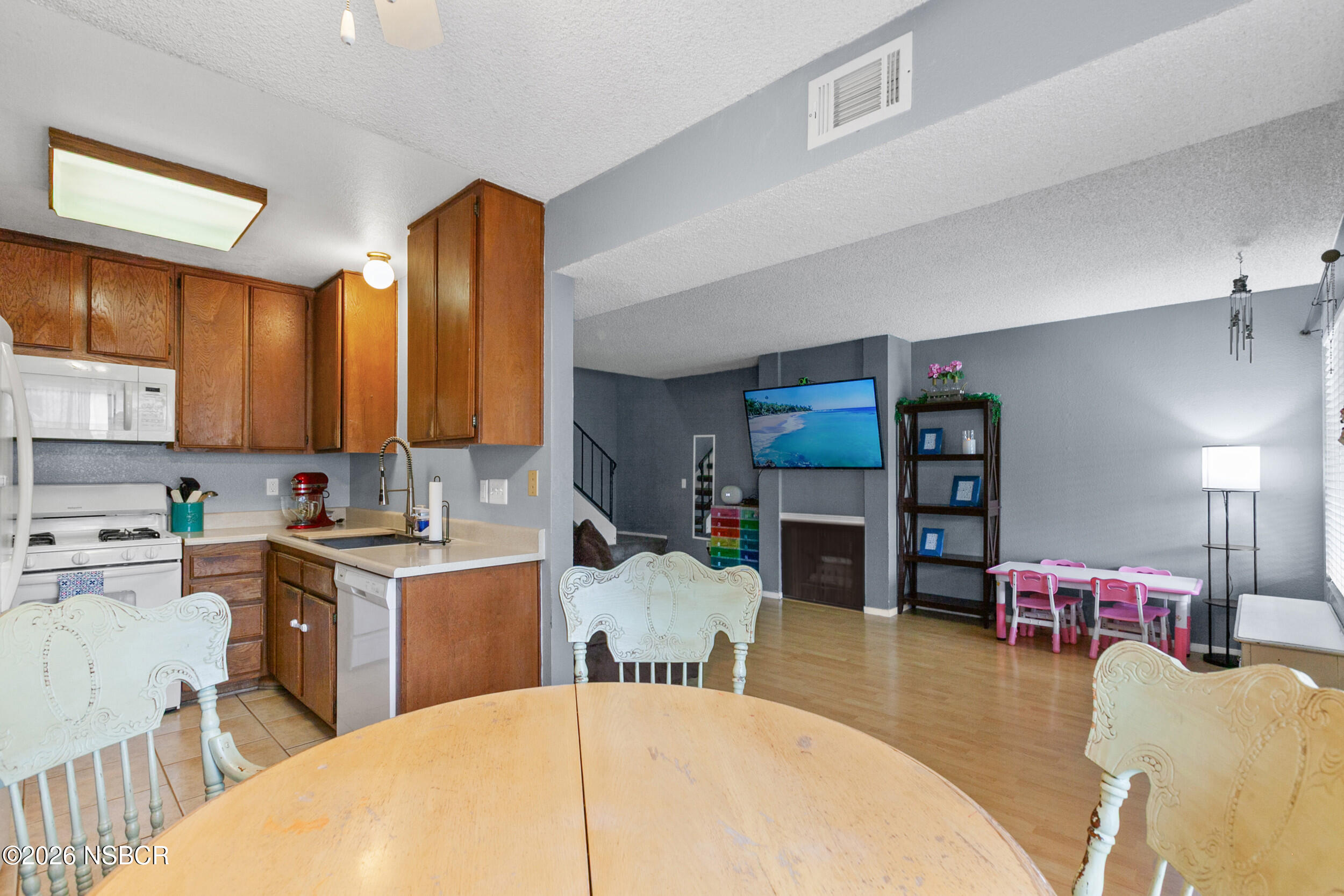 1192 Hilltop Road, Unit B Santa Maria, CA 93455 - Photo 10 of 26 17_img_7119_no_fire