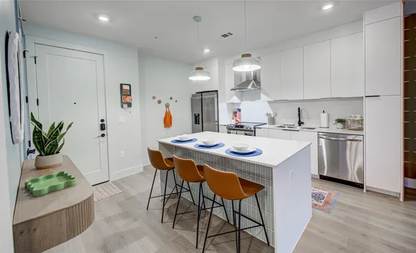 $2,850 | 1701 Simond Avenue, Unit 436, Austin, TX 78723