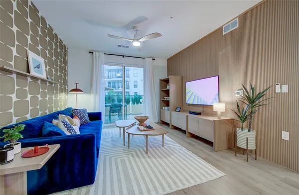 $2,850 | 1701 Simond Avenue, Unit 436, Austin, TX 78723