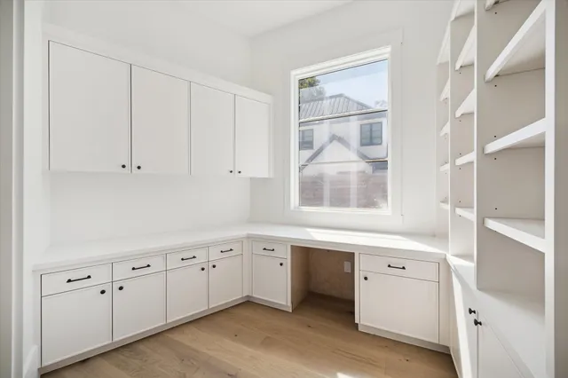 $5,999,995 | 205 Fleetway Drive, Hunters Creek Village, TX 77024