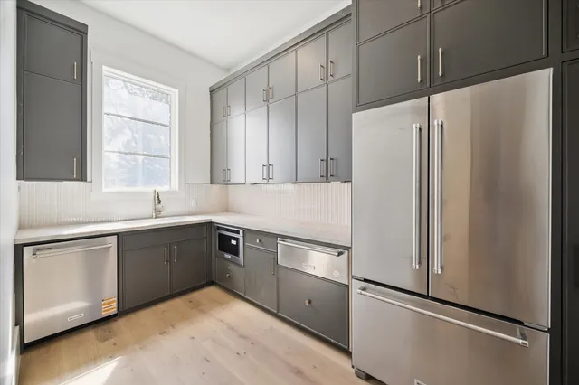 $5,999,995 | 205 Fleetway Drive, Hunters Creek Village, TX 77024