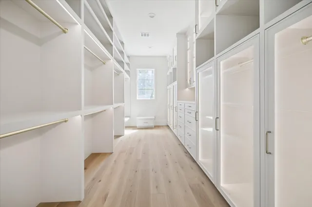 $5,999,995 | 205 Fleetway Drive, Hunters Creek Village, TX 77024