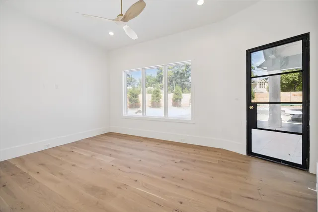 $5,999,995 | 205 Fleetway Drive, Hunters Creek Village, TX 77024