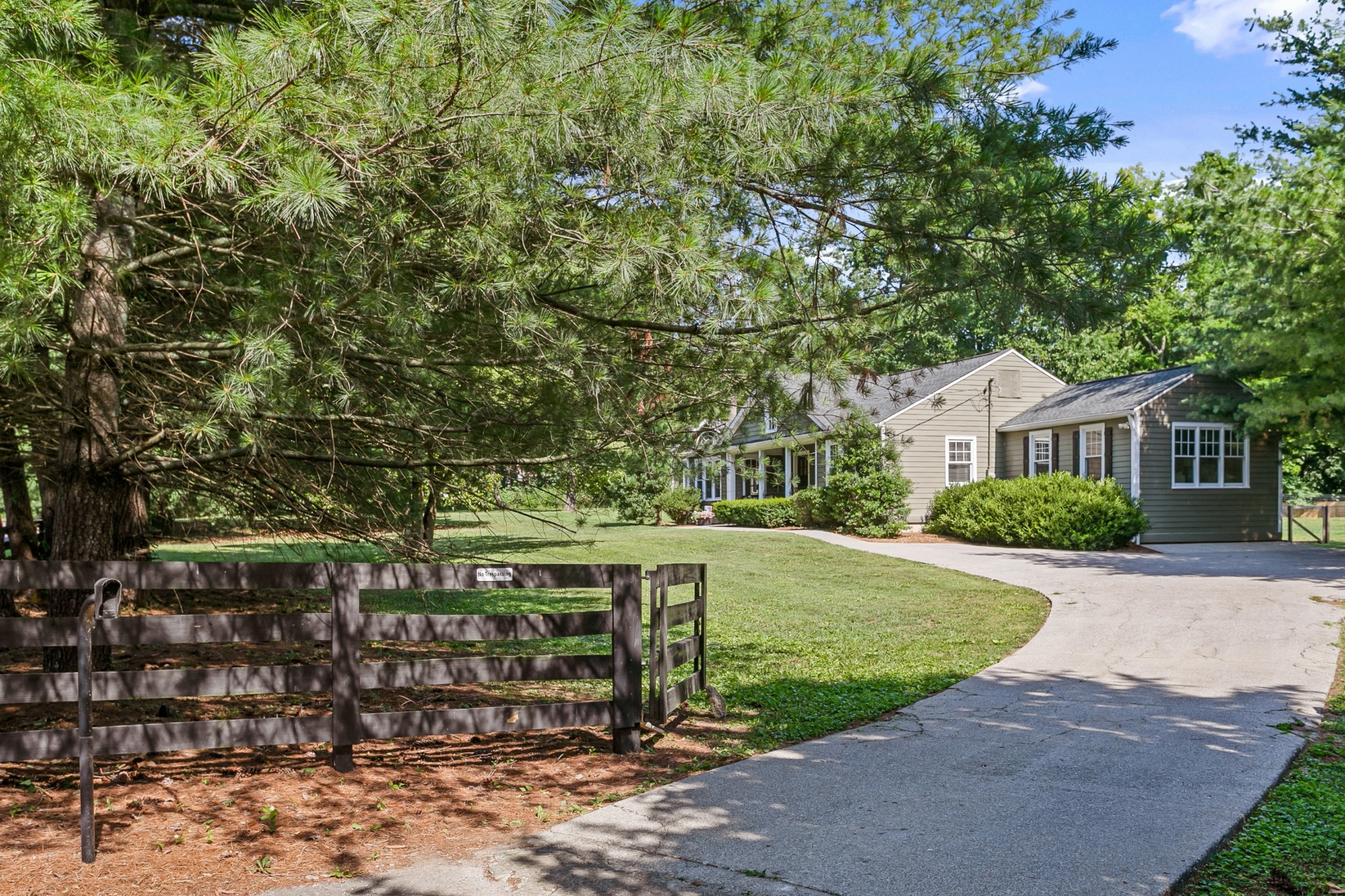 130 Mallory Station Road Franklin, TN 37067 - Photo 2 of 35 Gallery Image 2