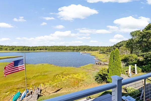 $825,000 | 28 Arlington Road, Wareham, MA 02571