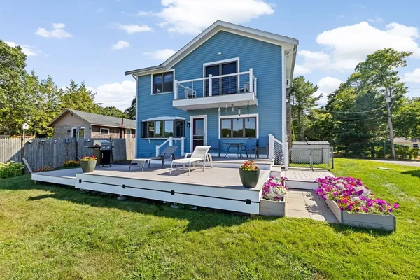 $825,000 | 28 Arlington Road, Wareham, MA 02571