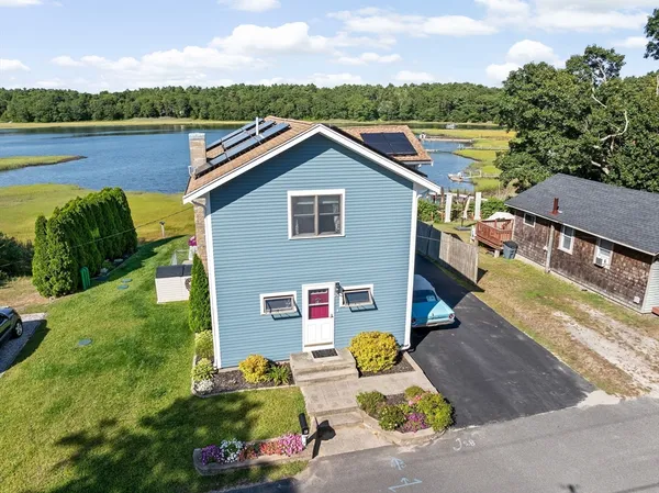 $825,000 | 28 Arlington Road, Wareham, MA 02571