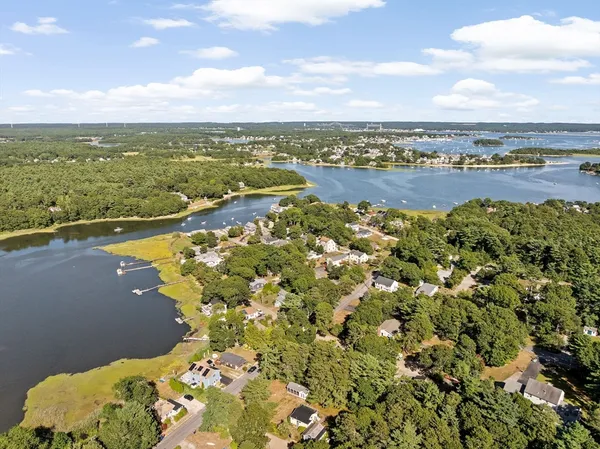 $825,000 | 28 Arlington Road, Wareham, MA 02571