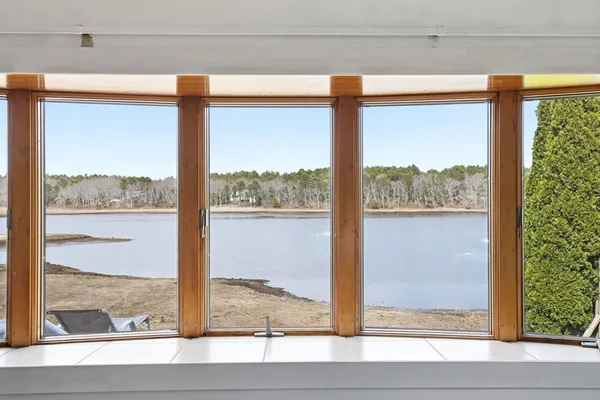 $825,000 | 28 Arlington Road, Wareham, MA 02571