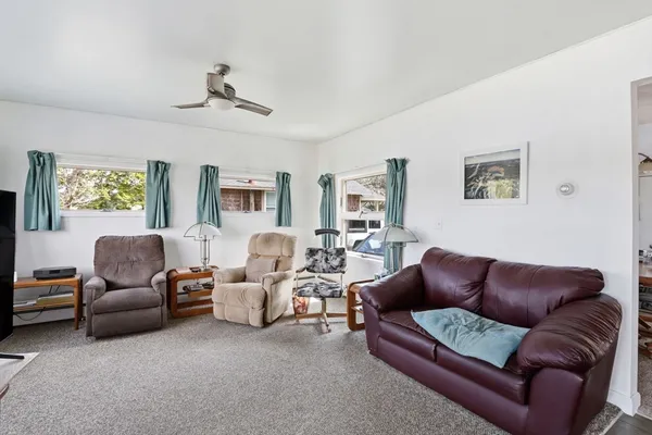 $825,000 | 28 Arlington Road, Wareham, MA 02571