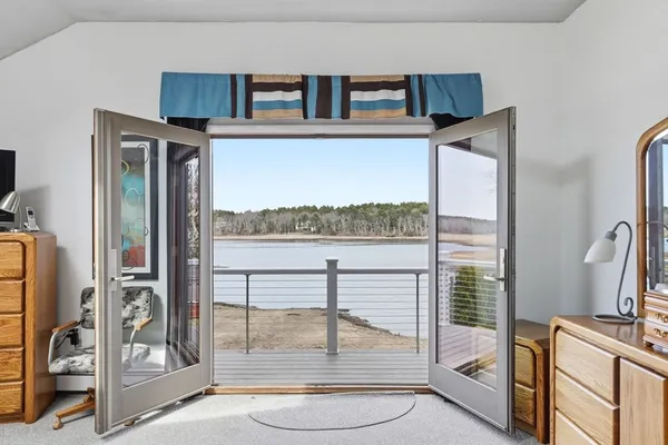 $825,000 | 28 Arlington Road, Wareham, MA 02571