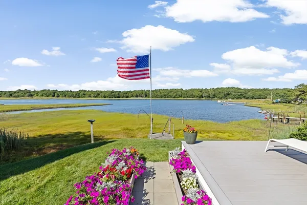 $825,000 | 28 Arlington Road, Wareham, MA 02571