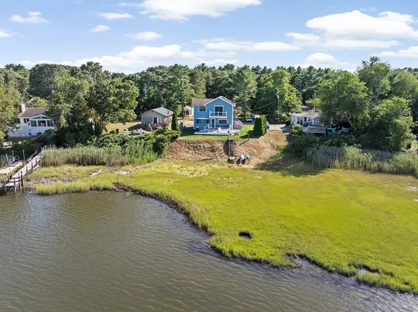 $825,000 | 28 Arlington Road, Wareham, MA 02571