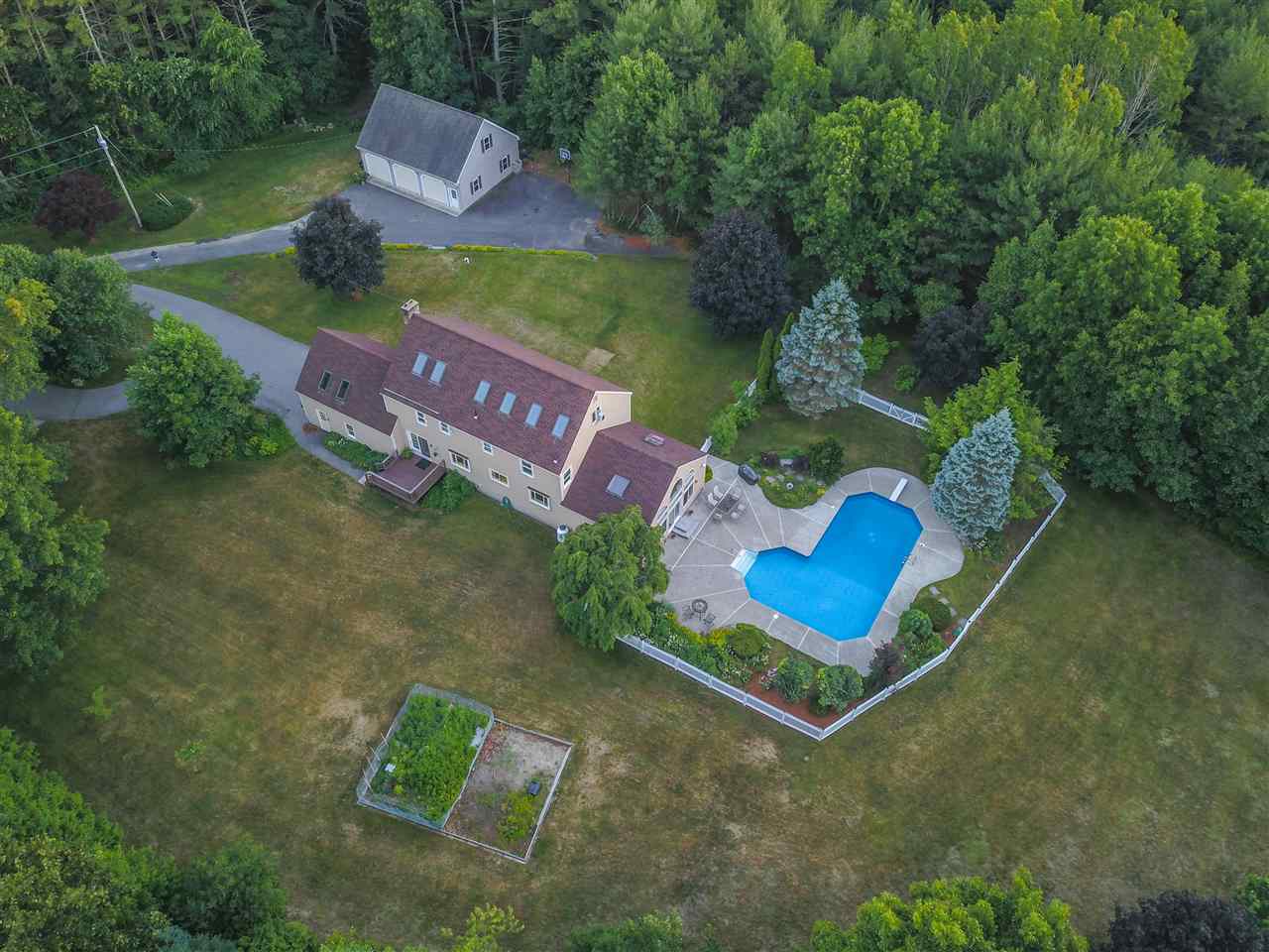 105 Kendall Pond Road Windham, NH 03087 - Photo 2 of 39