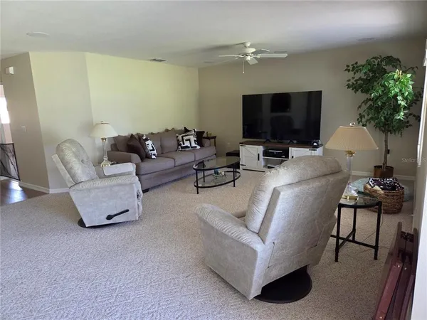 $1,900 | 9827 Southwest 96th Street, Ocala, FL 34481