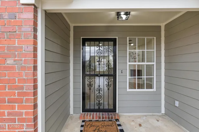 $239,900 | 5645 Kaitlyn Drive East, Walls, MS 38680