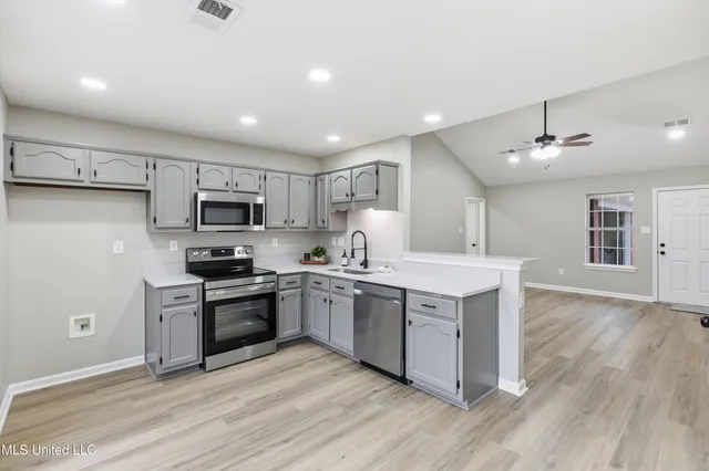 $239,900 | 5645 Kaitlyn Drive East, Walls, MS 38680