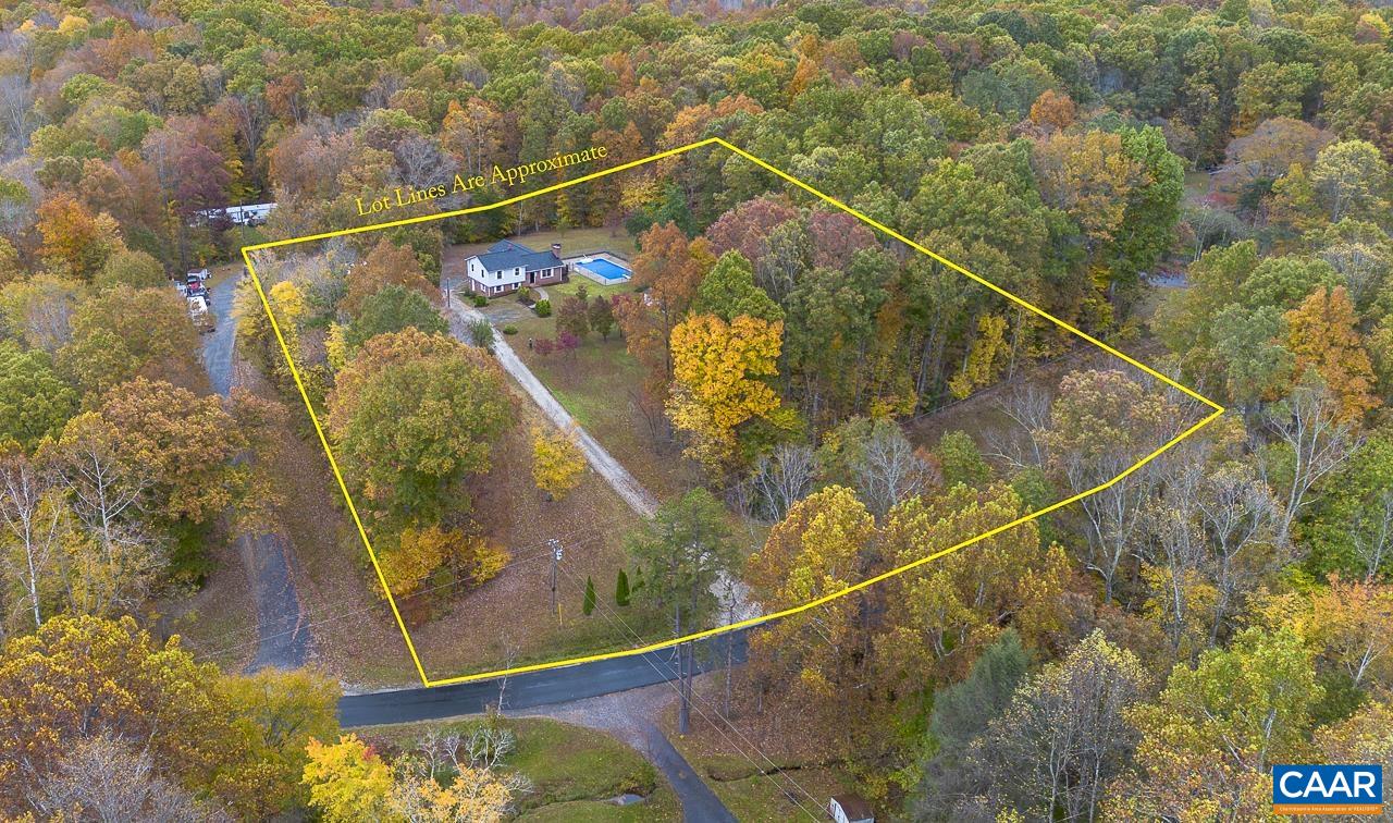 3660 Union Church Road Buckingham, VA 23921 - Photo 10 of 25 a view of a balcony