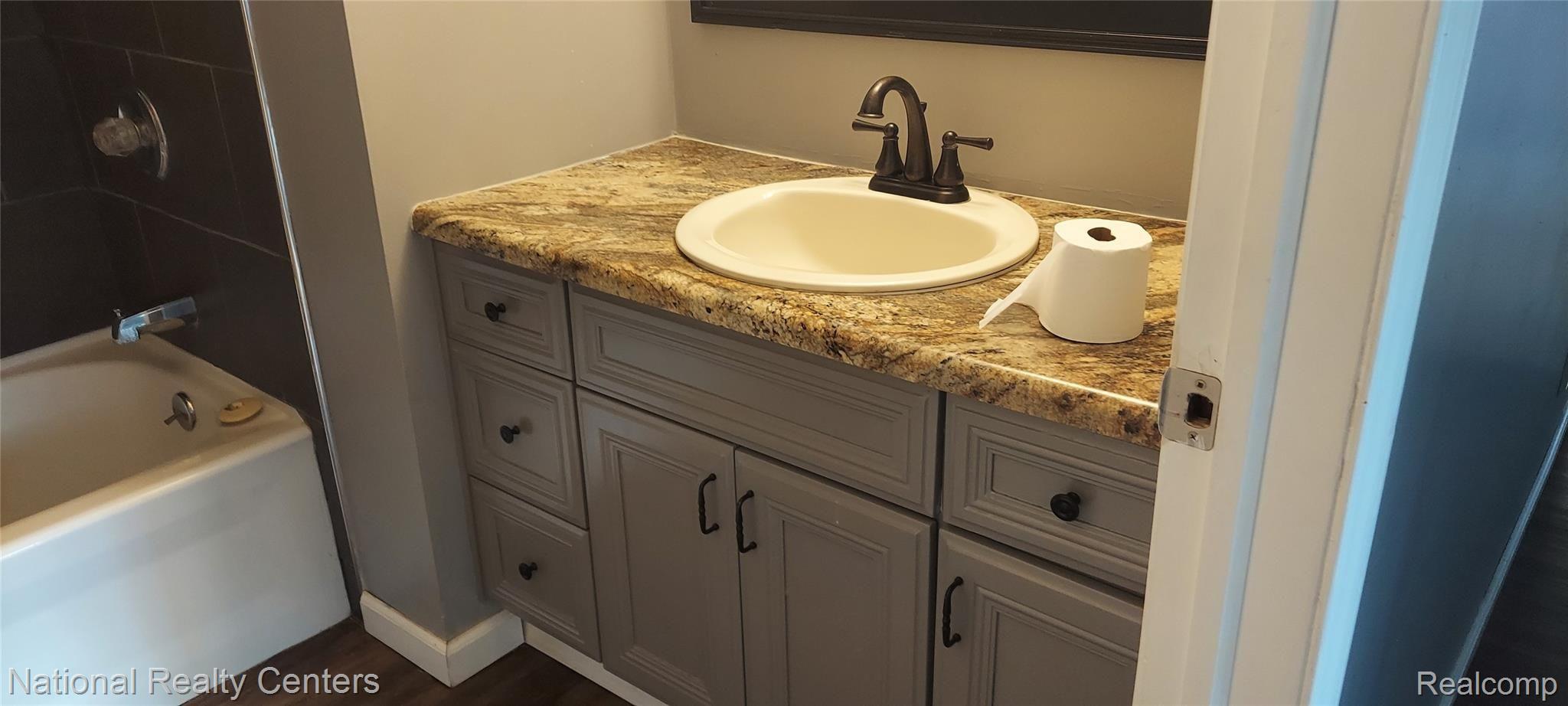 bath2 - Copy.jpg